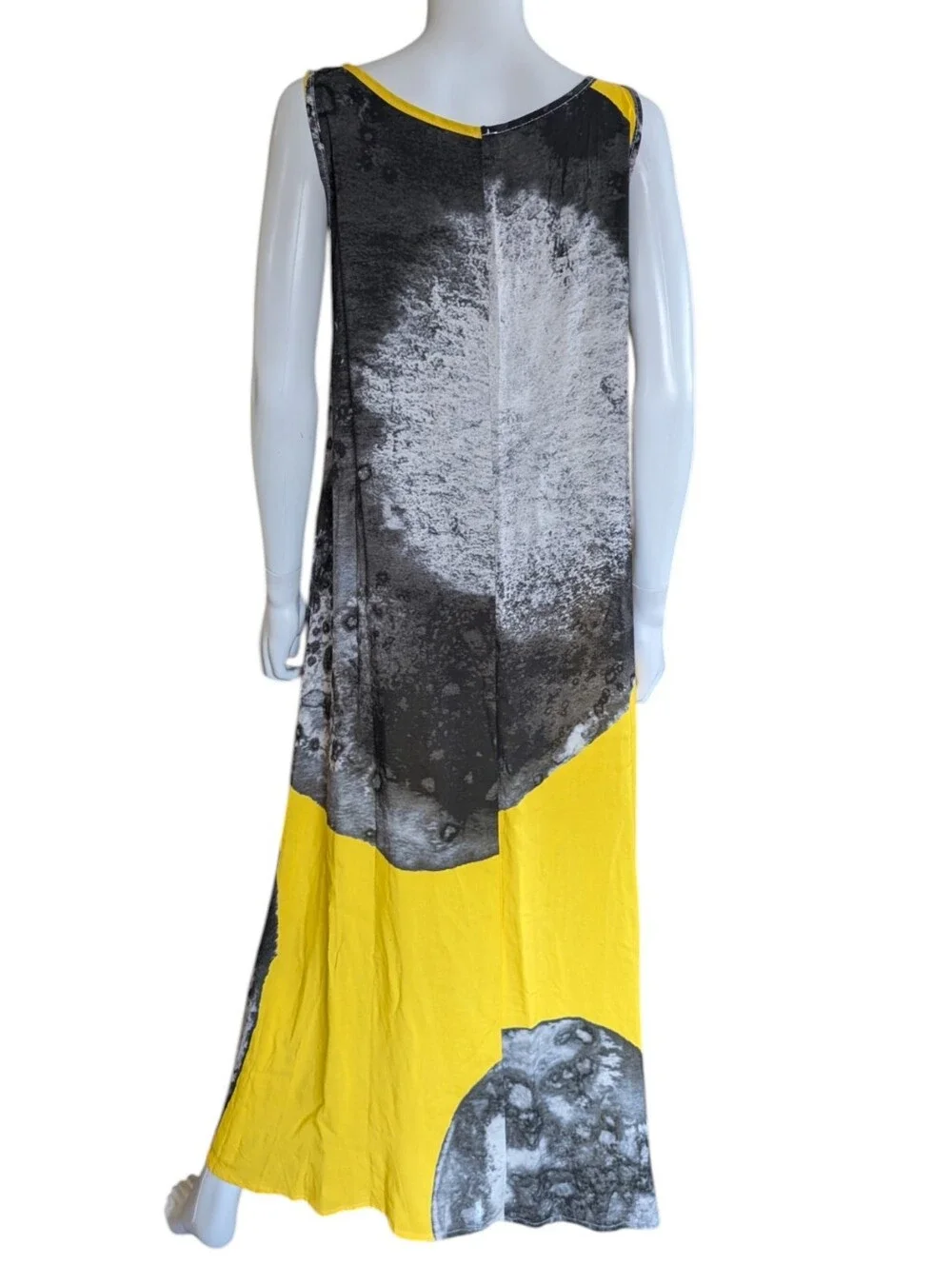 Sleeveless Yellow & Gray Graphic Maxi Dress - Picture 4 of 7
